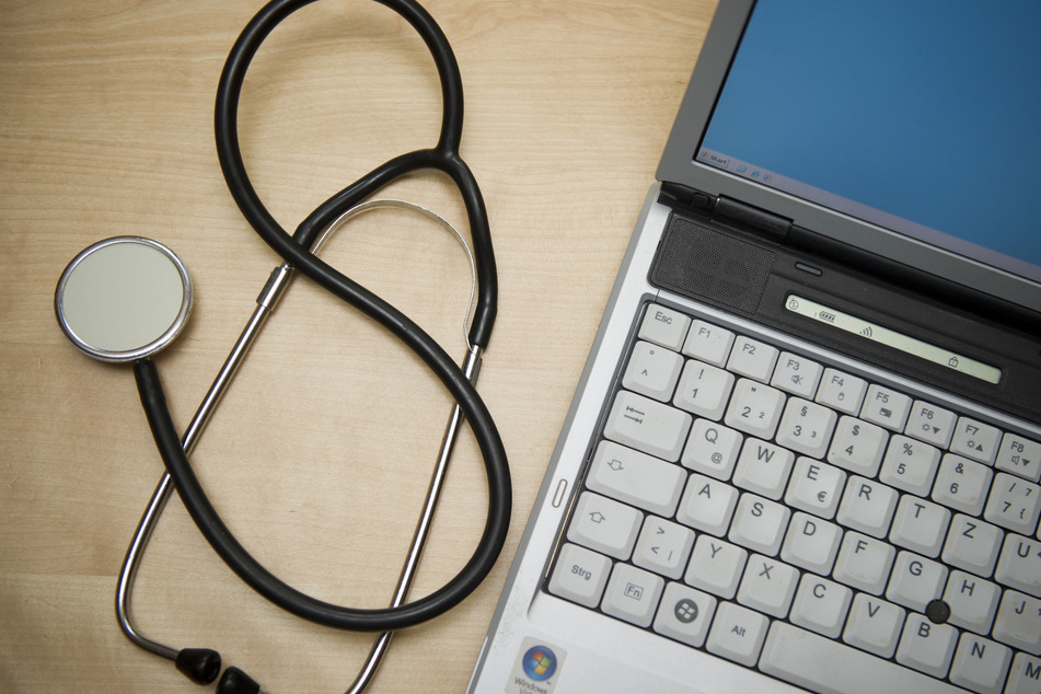 Mit den Vorbereitungen für die elektronische Patientenakte wurde ein alter Freund von Bundesgesundheitsminister Spahn (40, CDU) beauftragt.