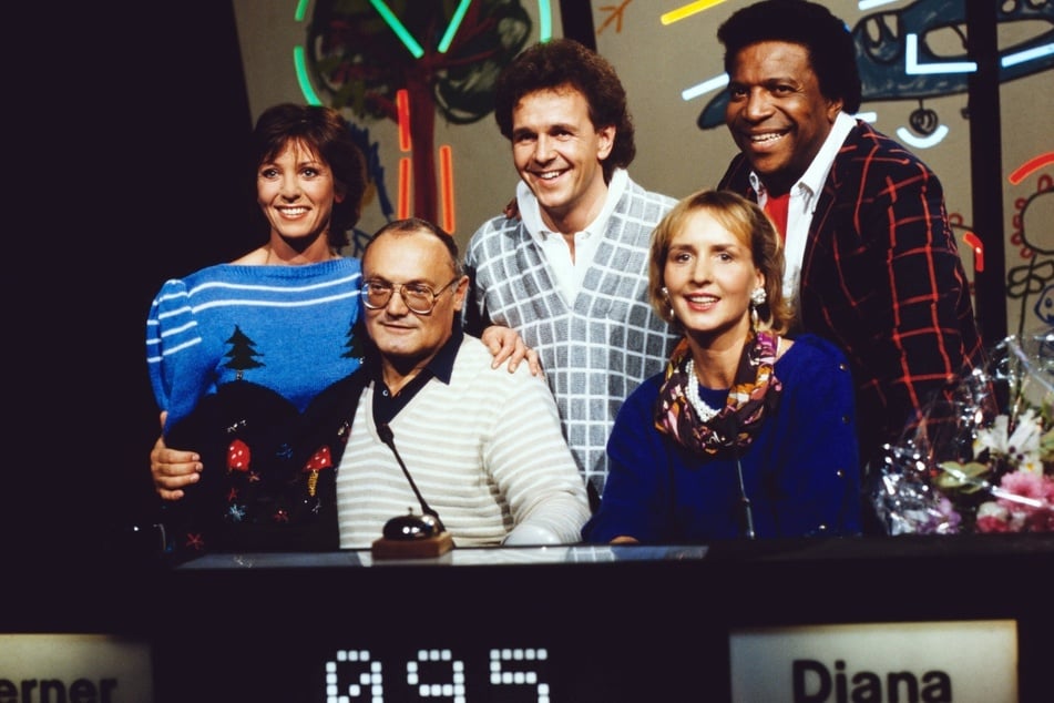 Eigene jahrelange Moderations-Erfahrung hatte er in seinen jungen Jahren bei "Dingsda" sammeln können.