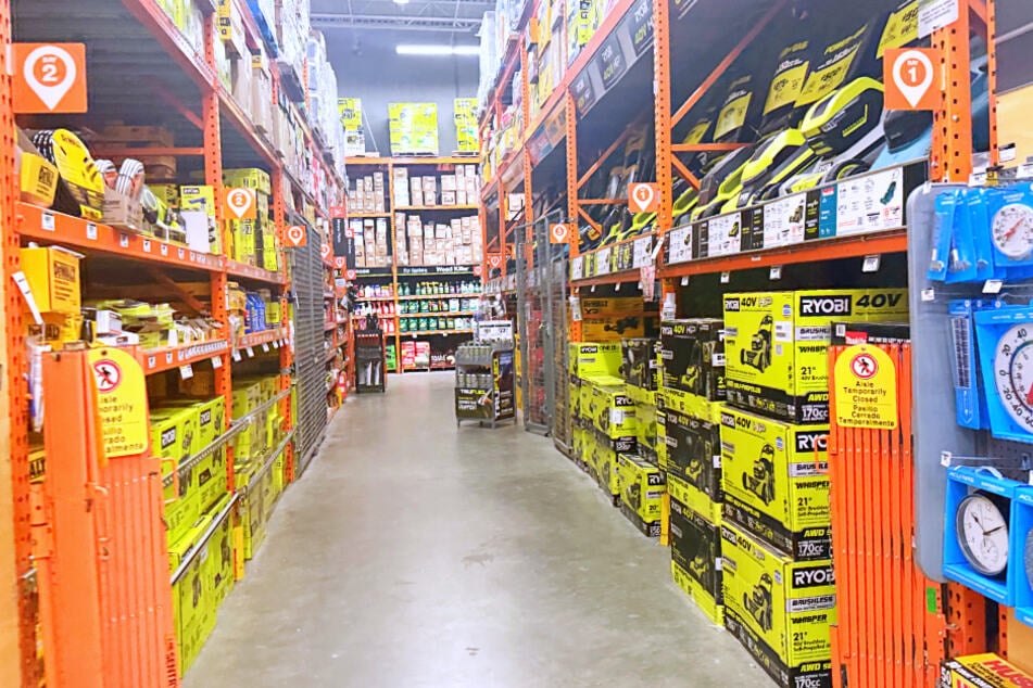 Craftsmen are loving this special offer on RYOBI power tools at Home Depot