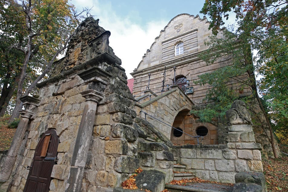 Die Umbauarbeiten am Schloss Spiegelsberge soll noch einige Monate dauern.