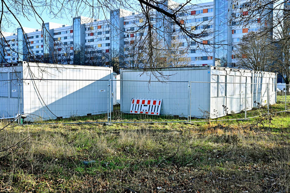 Die Asylcontainer am Sachsenplatz bleiben vorerst stehen.