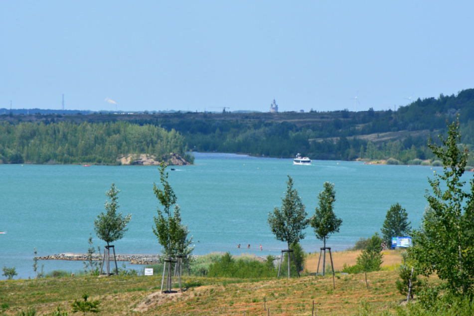 Der Störmthaler See (Bild) ist bereits mit dem Markkleeberger See verbunden.
