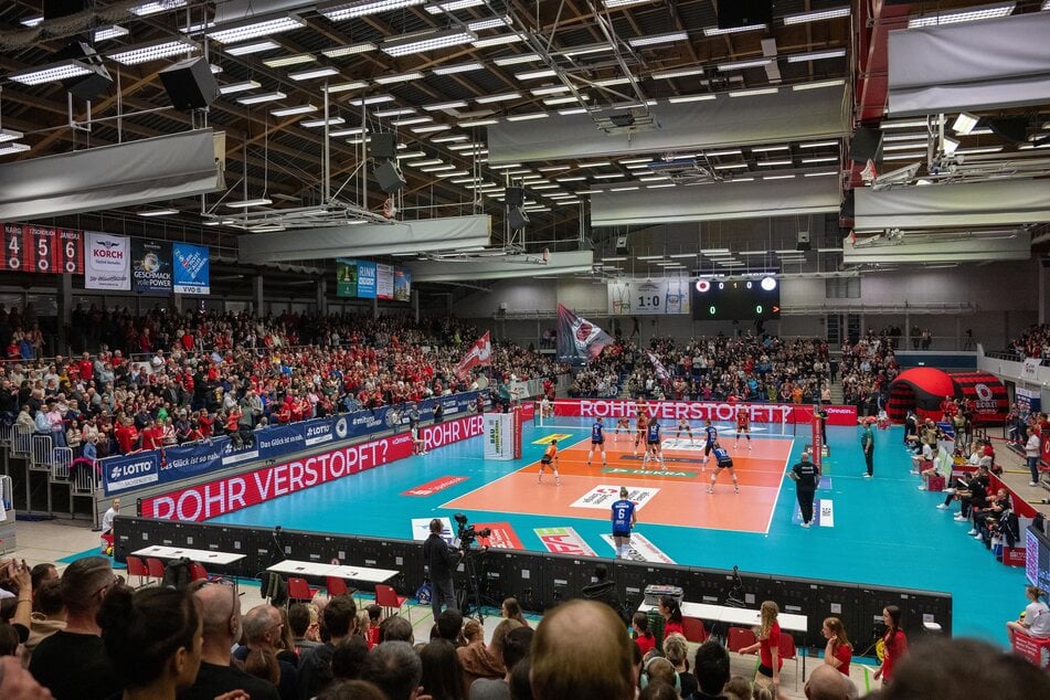Der neue Spielboden kommt zwar erst im Sommer 2027 für den DSC, aber zumindest startet die Sanierung.