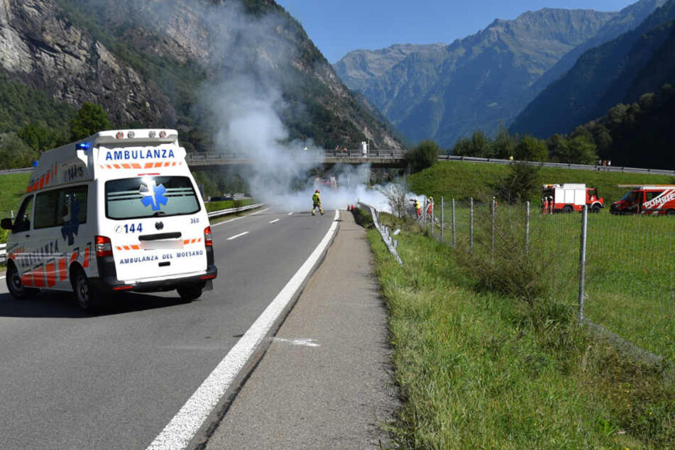 Der Vater kam in einer langen Linkskurve rechts von der Fahrbahn ab.