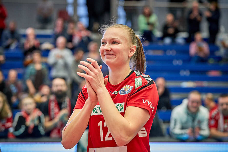 Kurzeinsatz gegen Berlin! Piia Korhonen freute sich über das spezielle Geburtstagsgeschenk, das ihr Coach Alex Waibl bereitete.