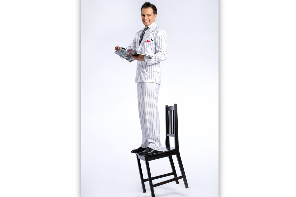 Auch dieser weiße Anzug von Maxim Popazov befand sich im verschwundenen Rollkoffer.