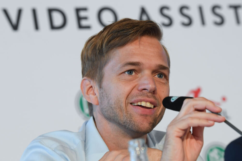 DFB-Videoschiedsrichter-Chef Jochen Drees räumte Kommunikationsfehler bei der Elfmeter-Entscheidung zu Gunsten des FC Bayern ein.