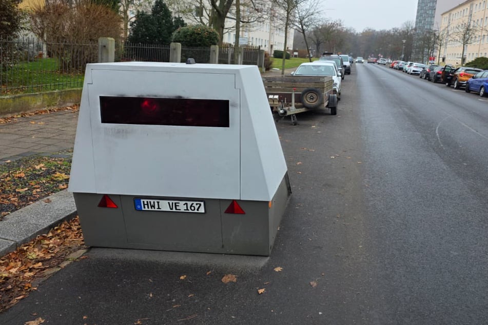 Der Superblitzer steht nun auf der Lipsiusstraße.
