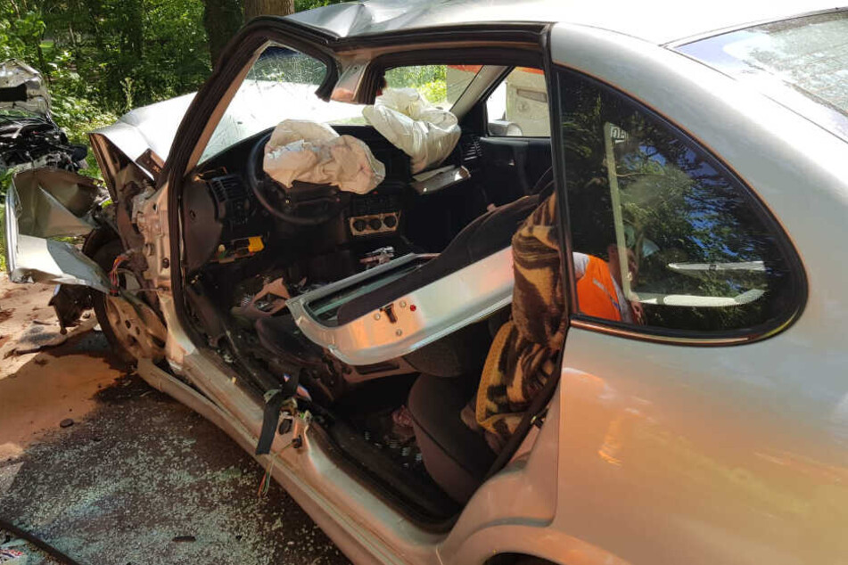 Die Airbags haben sich geöffnet.