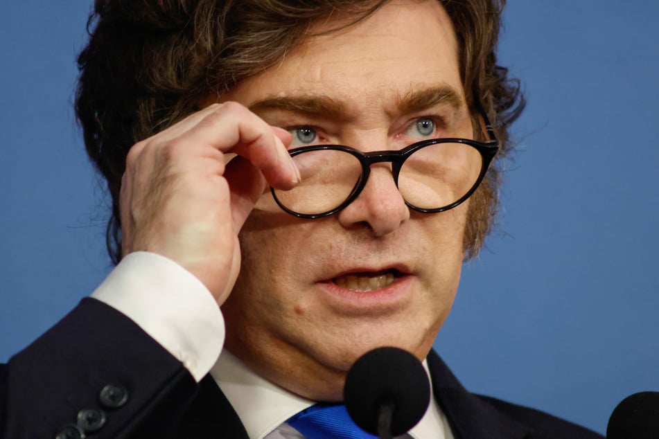 Der argentinische Präsident Javier Milei (55) hat sich zu einem Spionage-Netzwerk im Zusammenhang mit der Ukraine-Unterstützung geäußert.