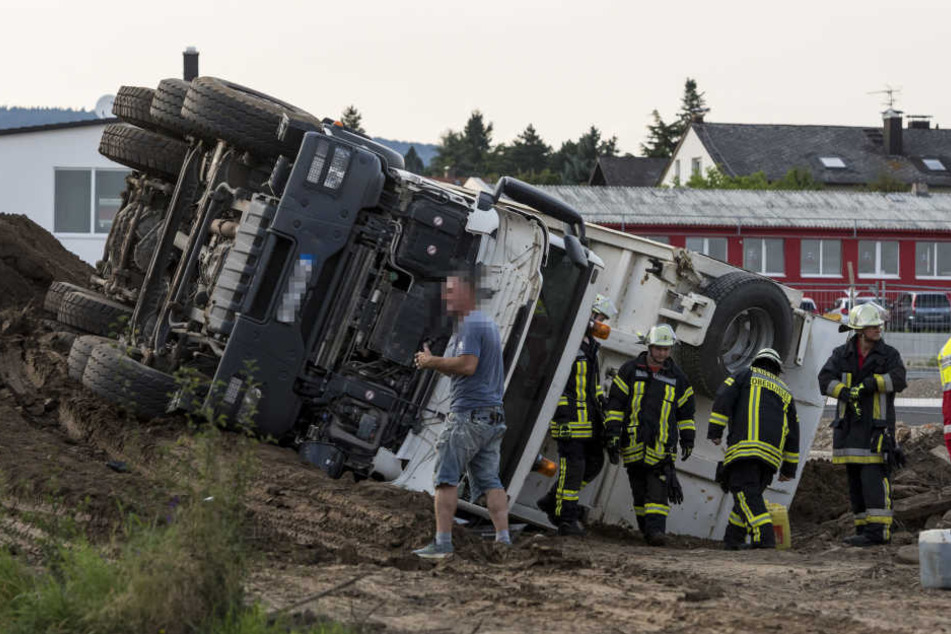 Der Fahrer im Lkw blieb unverletzt.