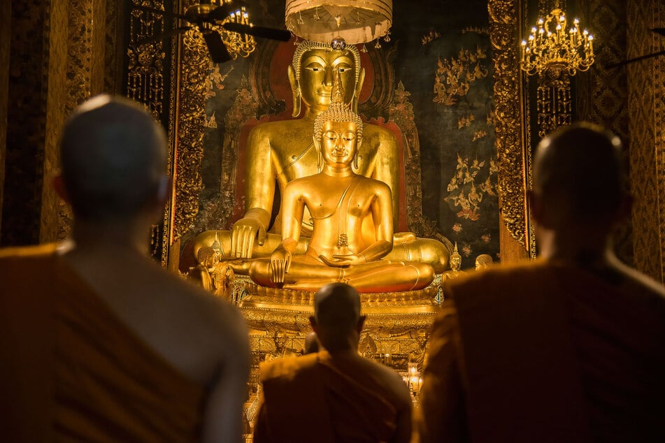 Alle Mönche positiv auf Drogen getestet! Buddhisten-Tempel steht plötzlich leer