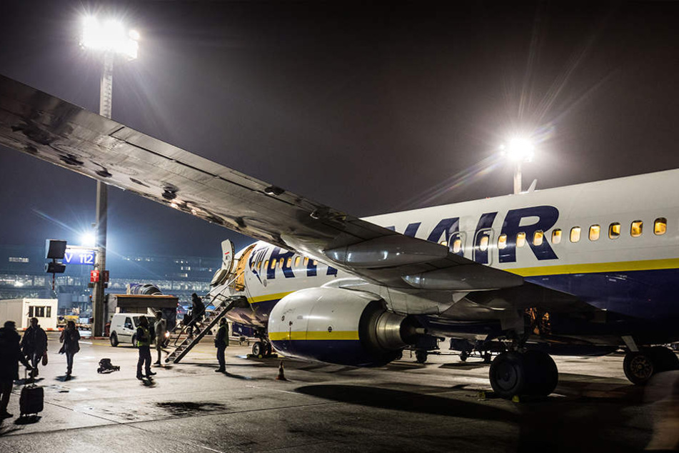 Französische Behörden haben ein Flugzeug der irischen Billigfluggesellschaft Ryanair beschlagnahmt. (Symbolbild)