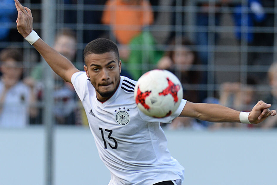 Jeremy Toljan 2017 im Trikot der U21-Auswahl des DFB.