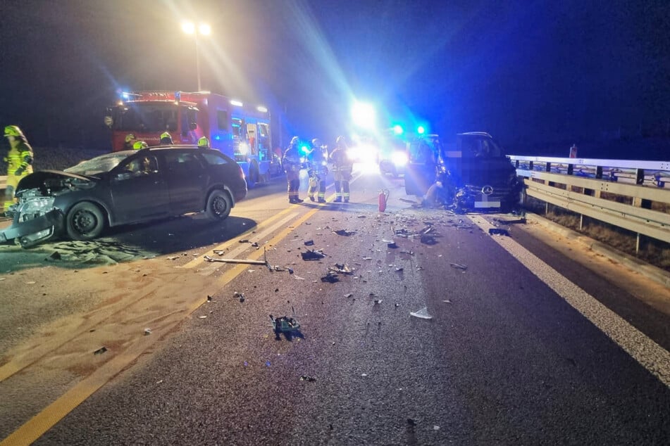 Nicht nur Chaos richtete der Crash auf der A72 am Samstag an, es wurden auch sechs Personen zum Teil schwer verletzt.