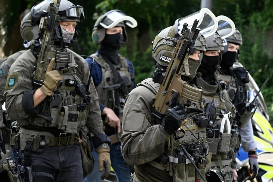 Die Polizei war mit einem größeren Aufgebot in der Kleingartenanlage im Einsatz. (Symbolfoto)