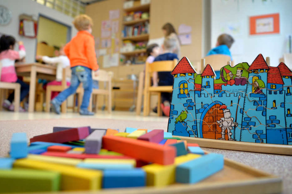 Der Täter hatte der Frau während ihrer Arbeit bei der Kita aufgelauert. (Symbolbild)