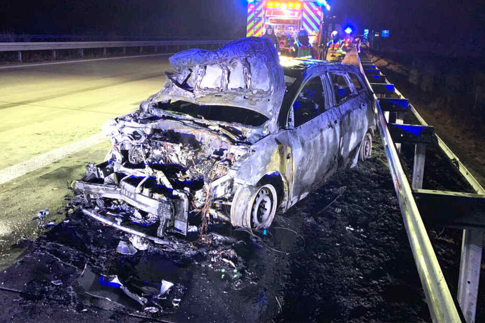 Das Auto brannte vollständig aus.