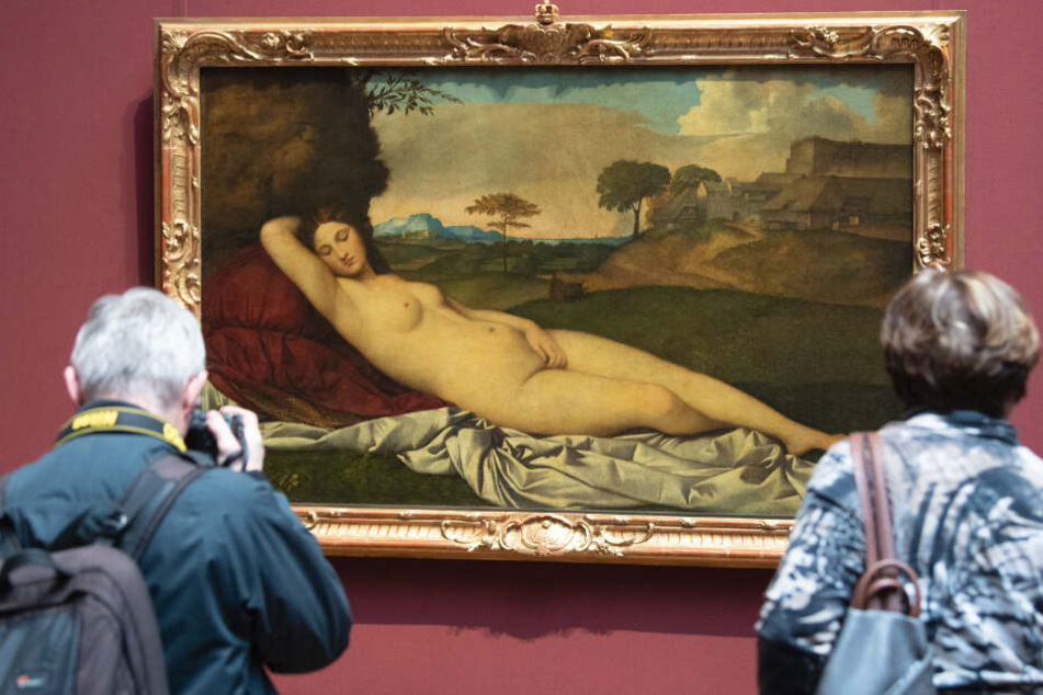 Das Ölgemälde "Schlummernde Venus" von Giorgione.
