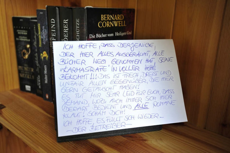 Die Betreiberin des Tausch-Regals schrieb einen Brief an den Bücherdieb von Limbach-Oberfrohna.