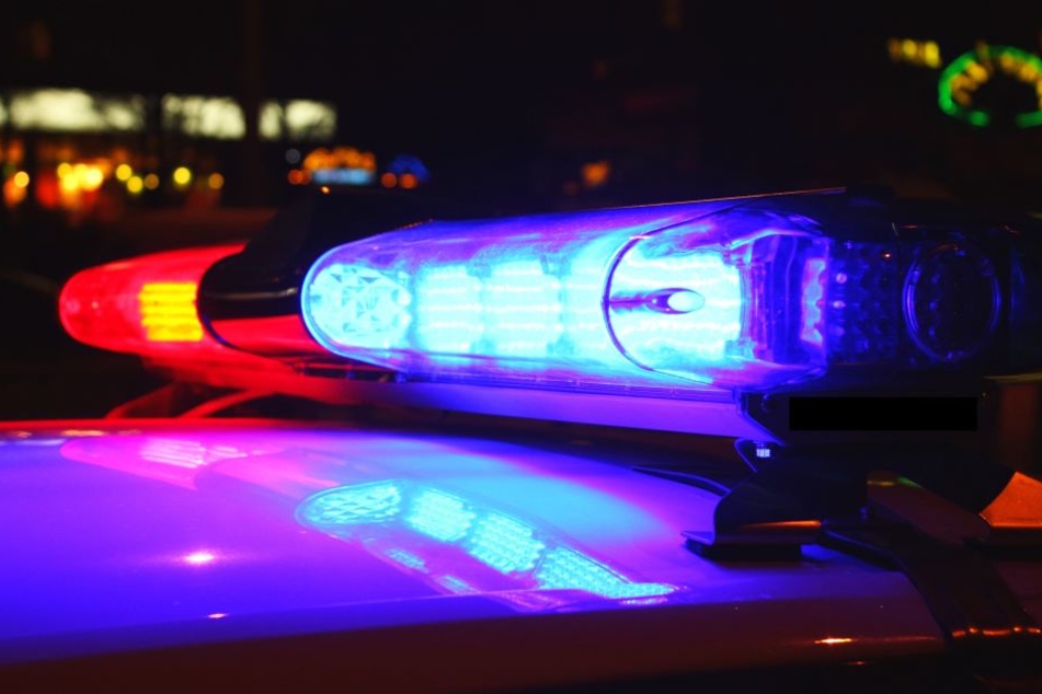 Die Polizei schnappte den 39-Jährigen schließlich draußen. (Symbolbild)