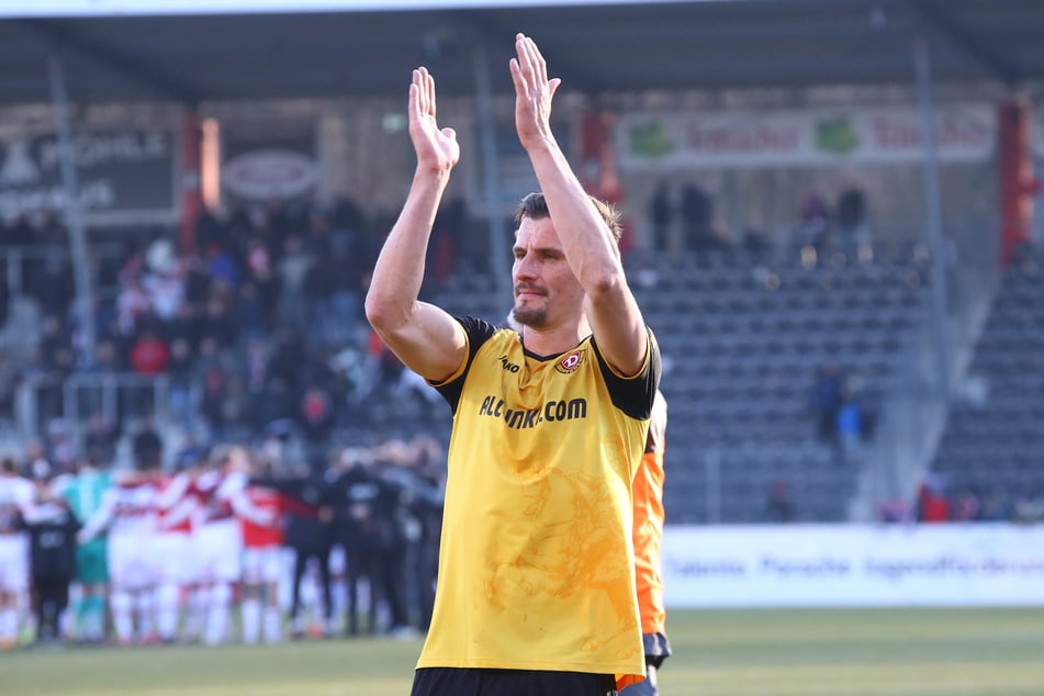 Stefan Kutschke (36) spielt ein weiteres Jahr Dynamo Dresden - und schafft mit "seiner" SGD voraussichtlich zum 2. Mal nach 2016 den Aufstieg in die 2. Bundesliga.
