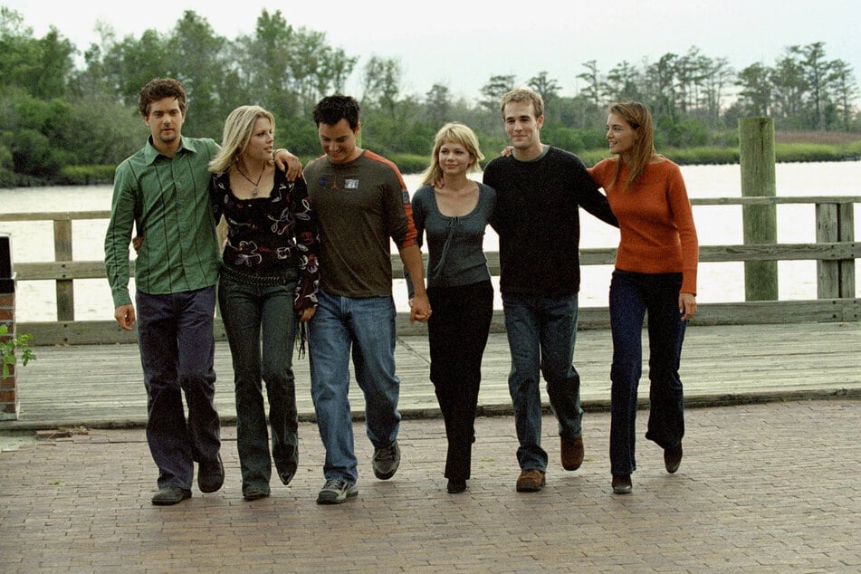 Philipps (2.v.l.) und James Van Der Beek (2.v.r.) standen gemeinsam für "Dawson's Creek" vor der Kamera. (Archivfoto)