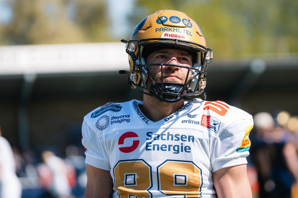 Mit 38 Jahren wagt sich der Ex-Receiver-Coach wieder selbst aufs Feld - in einer neuen Rolle als früher.