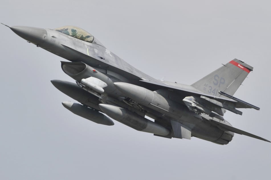 Der Militärjet war gerade im Begriff zur Landung anzusetzen (Symbolbild).