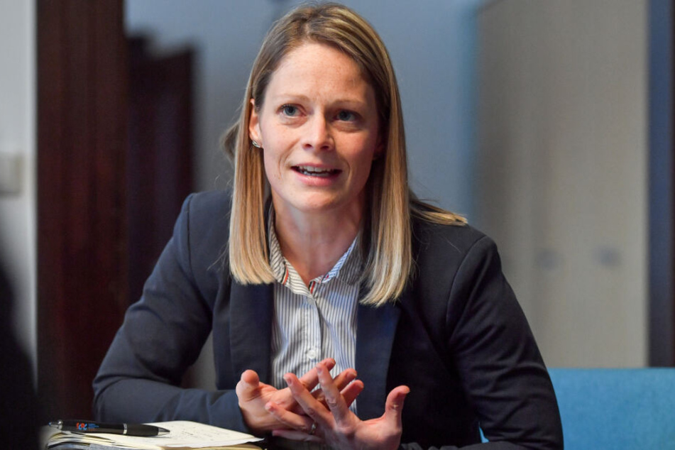 Deutet einen leichten Gästezuwachs an: Susan Endler (38) von der Chemnitzer Wirtschaftsförderungs- und Entwicklungsgesellschaft (CWE).