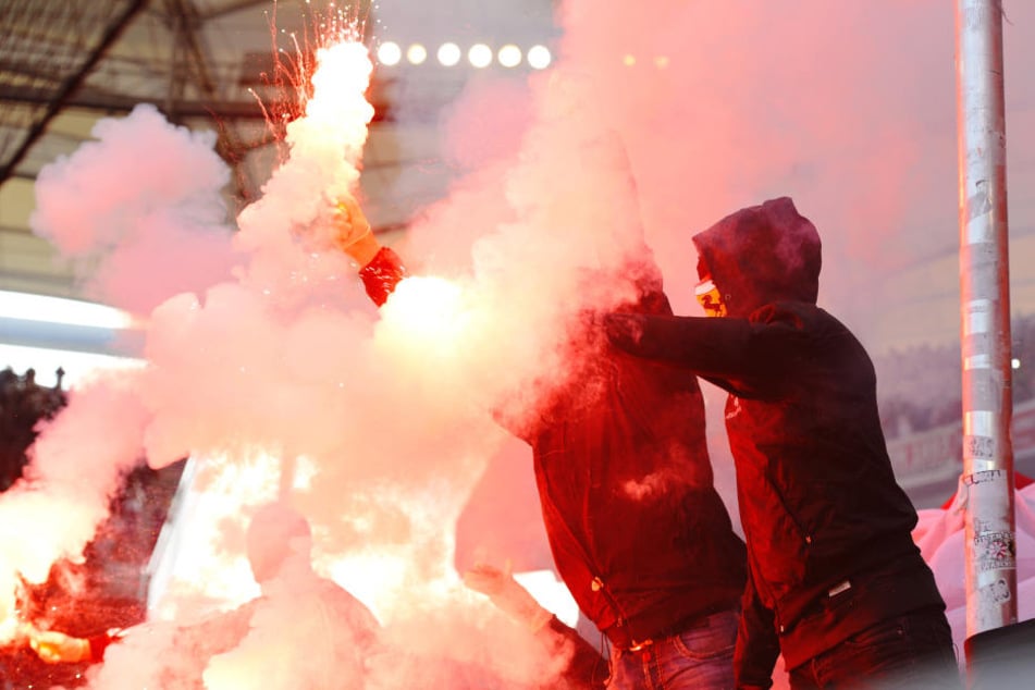 Bereits vor dem Spiel hatten sich die Ultras zu einer Schlägerei verabredet.