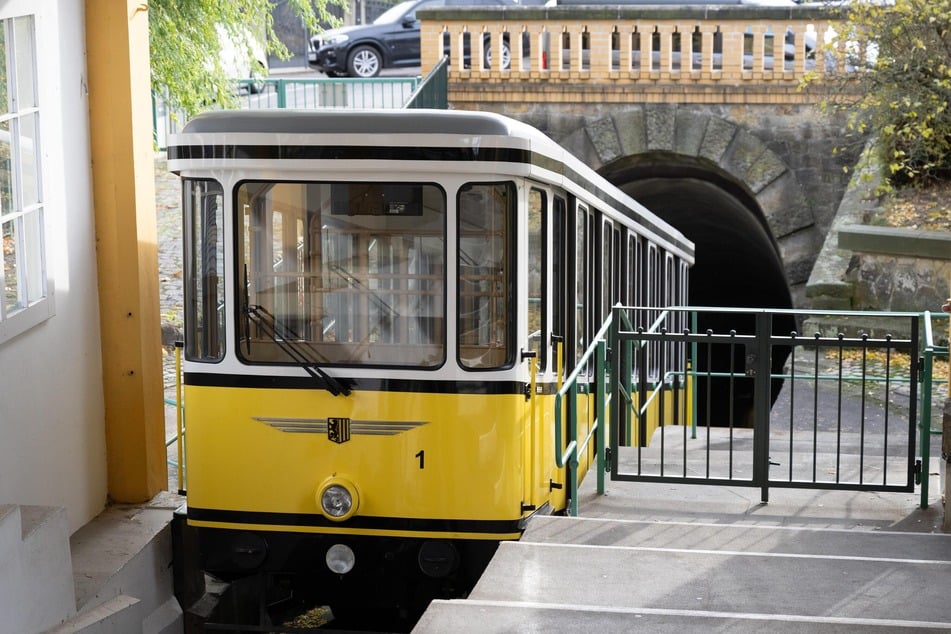 Dresden: Standseilbahn ab heute dicht! So lange steht sie still