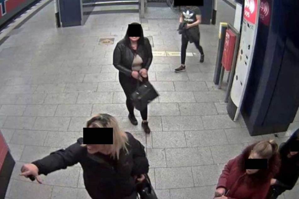 Mit diesem Bild suchte die Polizei die Täterinnen. Inzwischen haben sie sich gestellt.