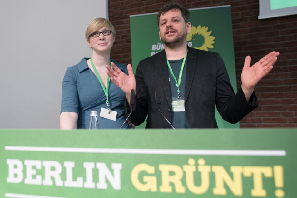 Nina Stahr und Werner Graf, Berliner Landesvorsitzende von Bündnis 90/Die Grünen, begrüßten die Delegierten beim Landesparteitag ihrer Partei.