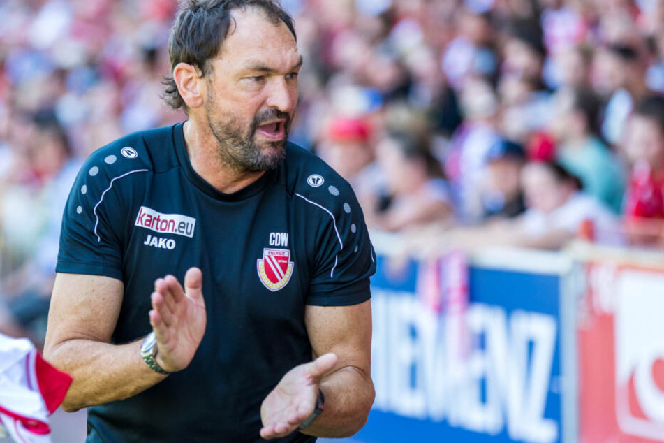 Claus-Dieter Wollitz und Energie Cottbus wollen den FC Bayern München im DFB-Pokal ärgern.