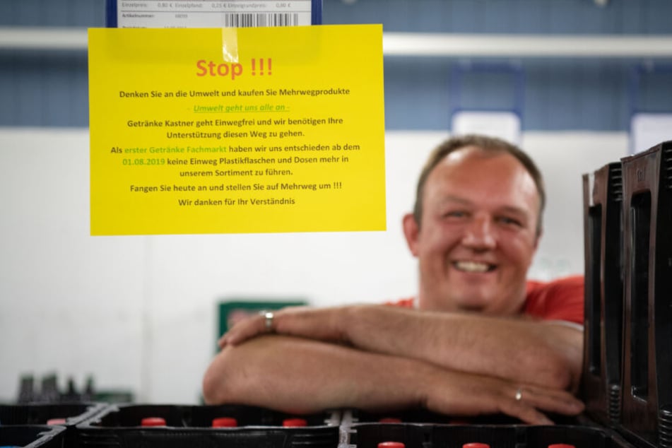 Hans-Peter Kastner will ab August keine Plastikflaschen mehr verkaufen.