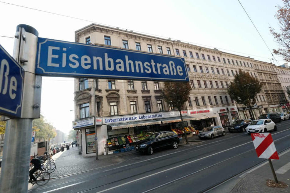 Auf der Eisenbahnstraße wurde im November 2018 eine Waffenverbotszone eingerichtet.