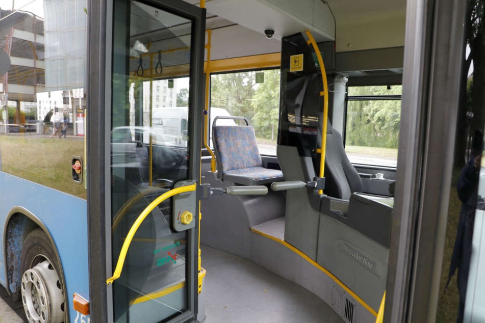 Der Bus der Linie 21 konnte vorerst nicht weiterfahren.