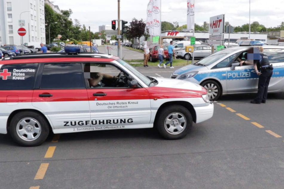 Auch die Polizei und Rettungskräfte mussten in Offenbach anrücken.