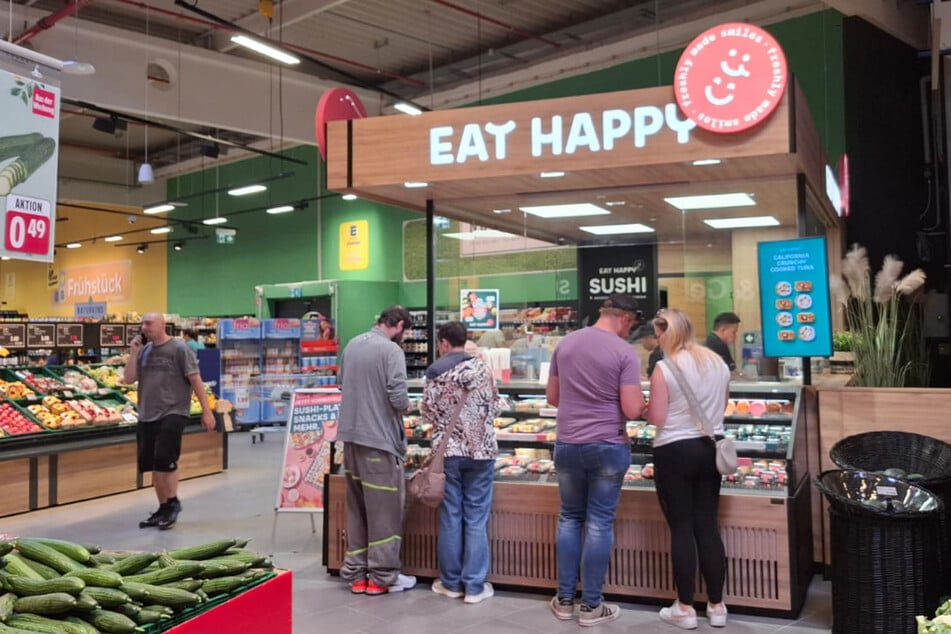 Das E-Center bietet eine frische Sushi-Station ...
