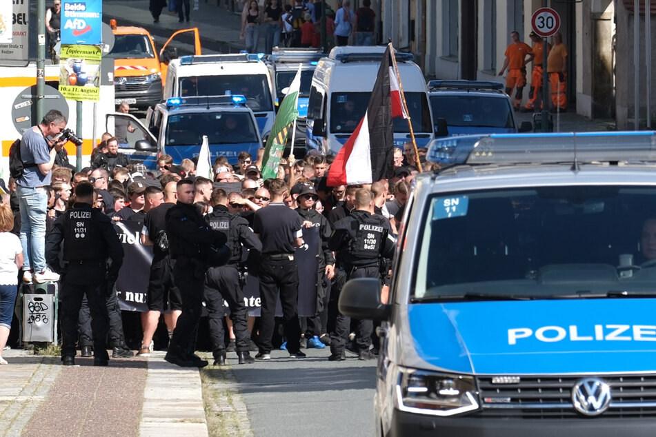 Am zweiten Augustwochenende musste ein Großaufgebot der Polizei die Veranstaltung absichern. Neonazis mobilisierten gegen die Parade.