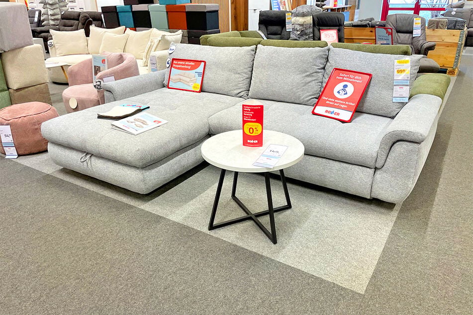 Räumungsverkauf bei beliebtem Möbelhaus mit vielen günstigen Angeboten
