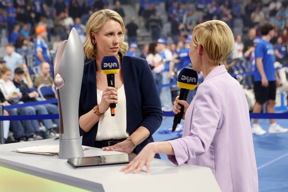 Der Bezahl-Streamingdienst "Dyn" zeigt die Finalserie zwischen dem DSC und Suhl komplett. Allerdings nicht mit "eigenen" Moderatoren und Experten, sondern die Vereine stellen diese.