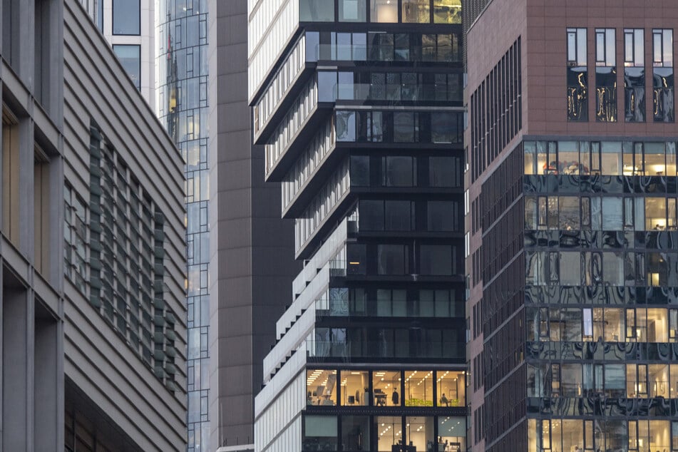 Den Omniturm in Frankfurt kann man gut an seinem Knick erkennen.