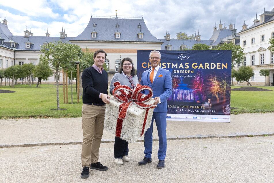 Christmas Garden-Chef Christian Diekmann (50, v. l), Schlossleiterin Josephine Frank (37) und Lichtdesigner Andreas Boehlke (57) erwarten rund 120 000 Besucher.