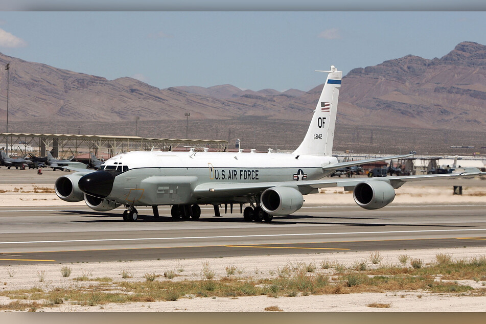 Eine Boeing RC-135 Rivet Joint war im internationalen Flugraum in einen Zwischenfall mit einem chinesischen Kampfflugzeug verwickelt.