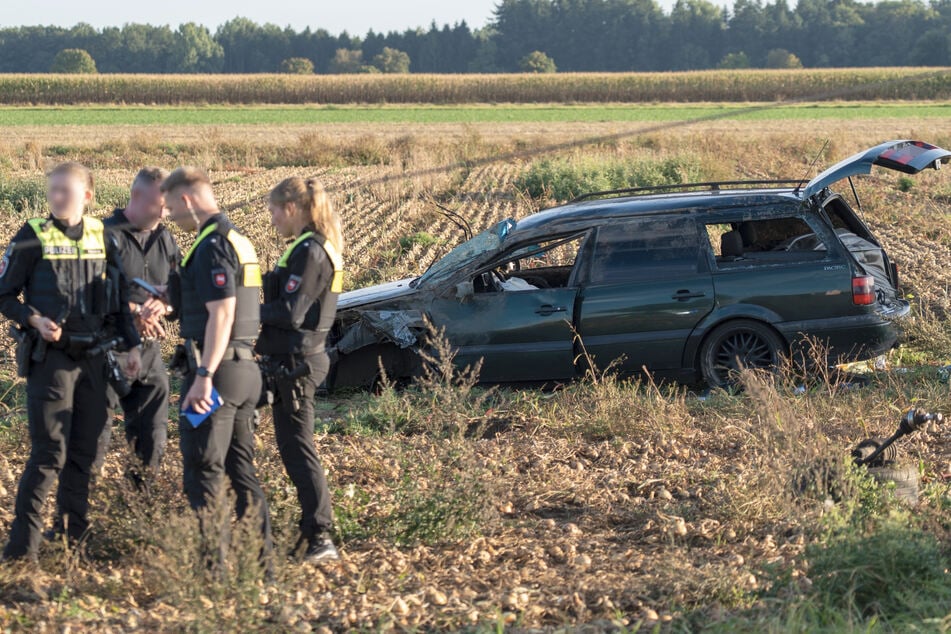 Bei Steddorf überschlug sich ein 28-Jähriger mit seinem Auto mehrfach.