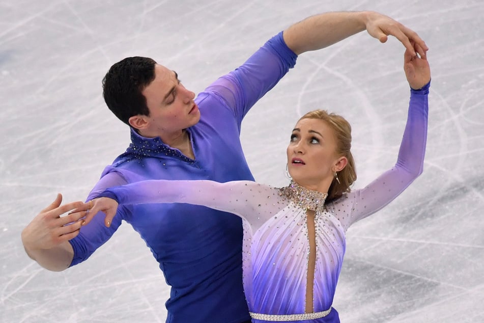 At the 2018 Olympics in South Korea, Aljona Chavengo (37) and her ice skating partner Bruno Masot (32) won gold in their free freestyle of the century.