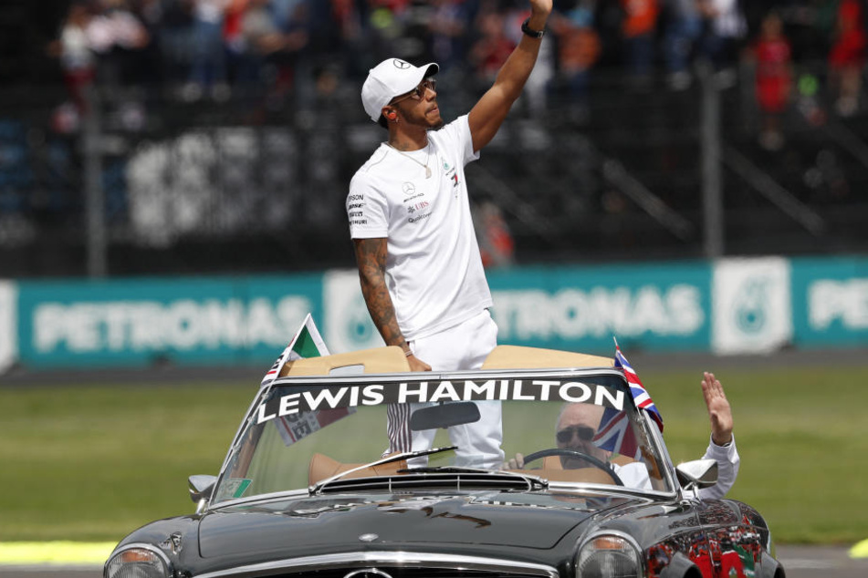 Der fünfmalige Weltmeister Lewis Hamilton bei der Parade vor dem Rennen in Mexiko.