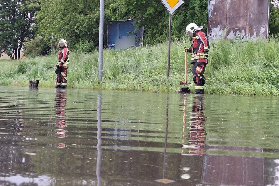 Ein Teil der Leimbacher Straße in Bad Salzungen war überschwemmt.